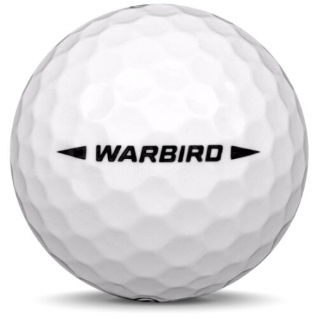 De golfbal Callaway Warbird in jaarmodel 2022.